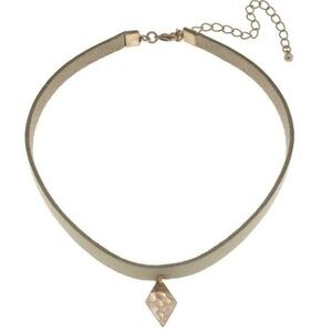 NWT Vegan Cream Faux Leather Choker Necklace With Gold Hammered Diamond Charm